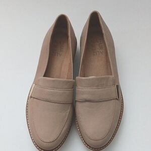 Naturalizer Adiline Flats Womens Size 6.5W Tan Leather Loafers Slip On‎ Wide Fit